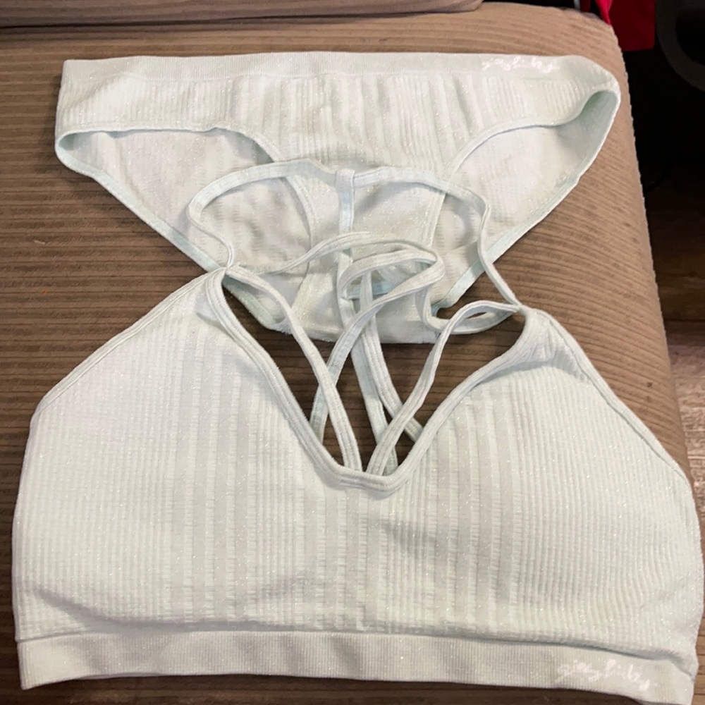 NWOt Gilly Hicks set